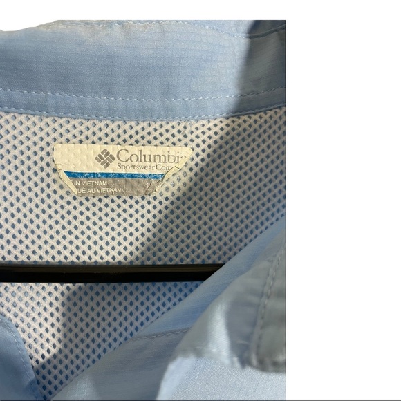 Columbia PFG mens light blue shirt. No size tag measurements pit 24” length - Picture 11 of 11